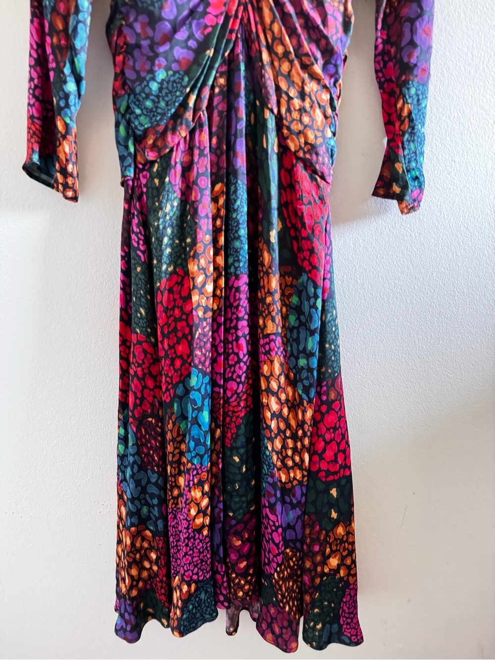 Farm Rio Rainbow Hearts Ruching Multicolor V-Neck Long Sleeve Midi Dress size M - Picture 7 of 12